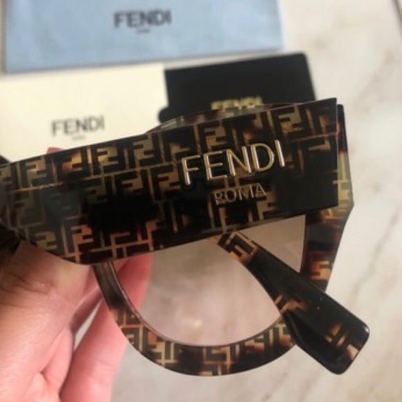 ?NEW FENDI SHOW STOPPER SUNGLASSES ?